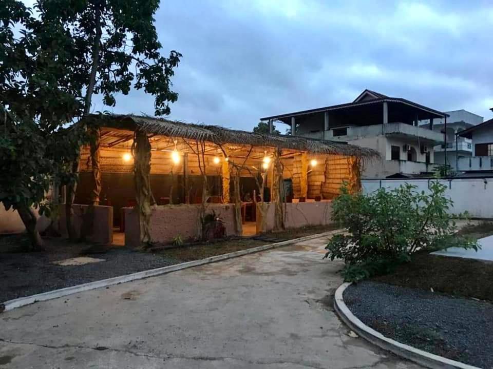 Aradhana Airport Transit Hotel Katunayaka Екстериор снимка