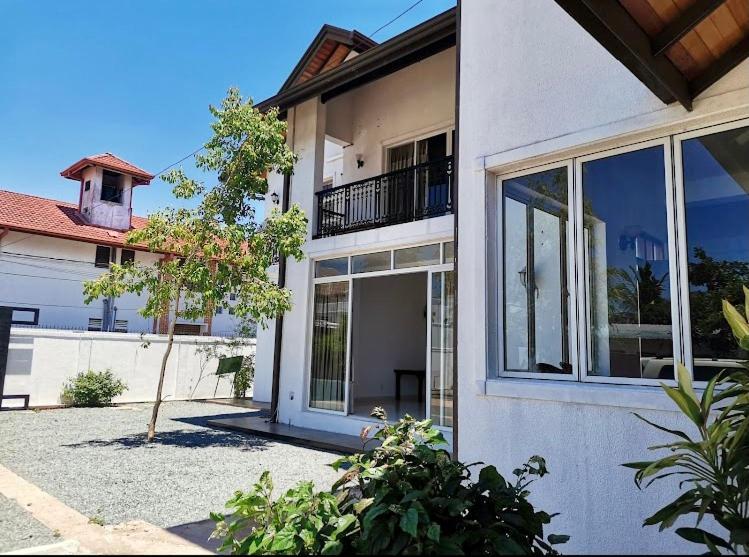Aradhana Airport Transit Hotel Katunayaka Екстериор снимка