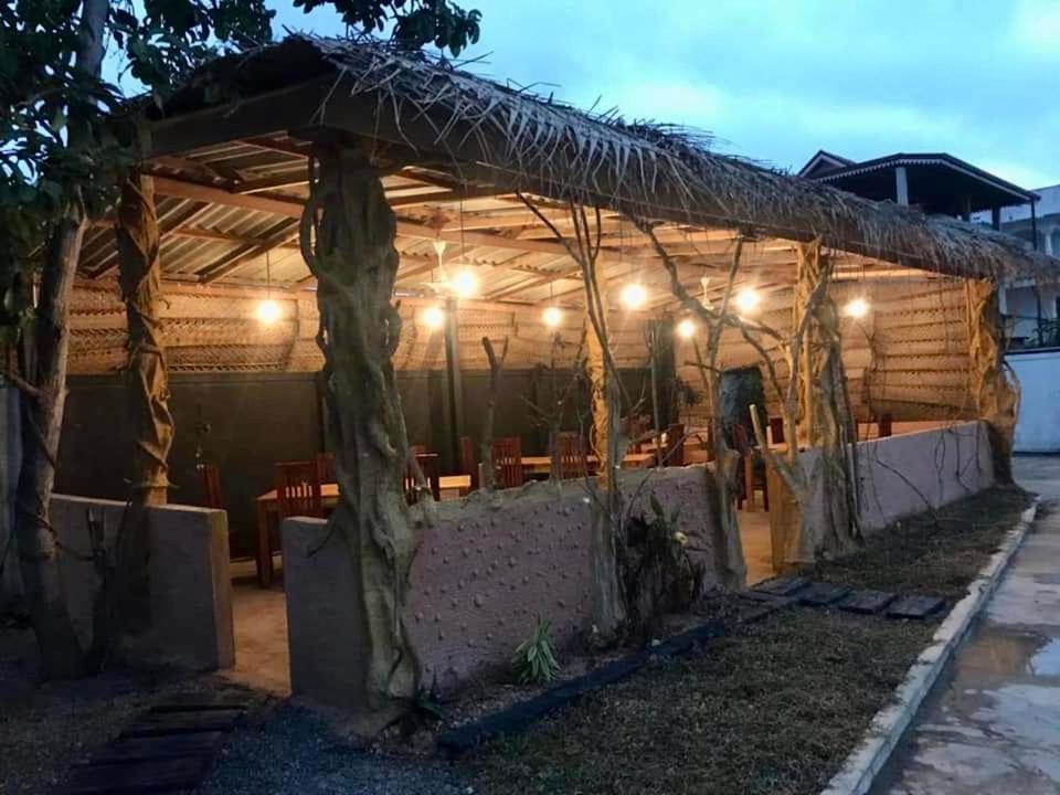 Aradhana Airport Transit Hotel Katunayaka Екстериор снимка