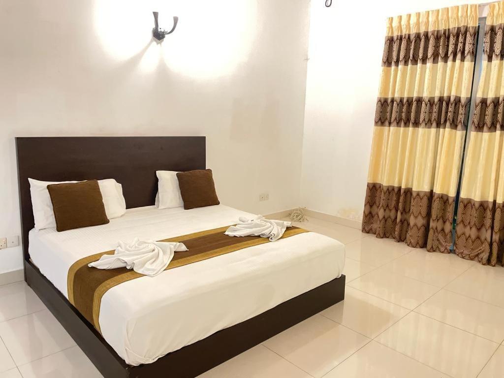 Aradhana Airport Transit Hotel Katunayaka Екстериор снимка