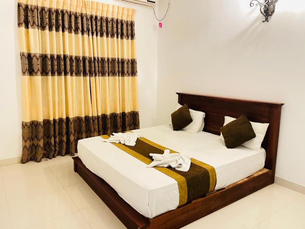 Aradhana Airport Transit Hotel Katunayaka Екстериор снимка