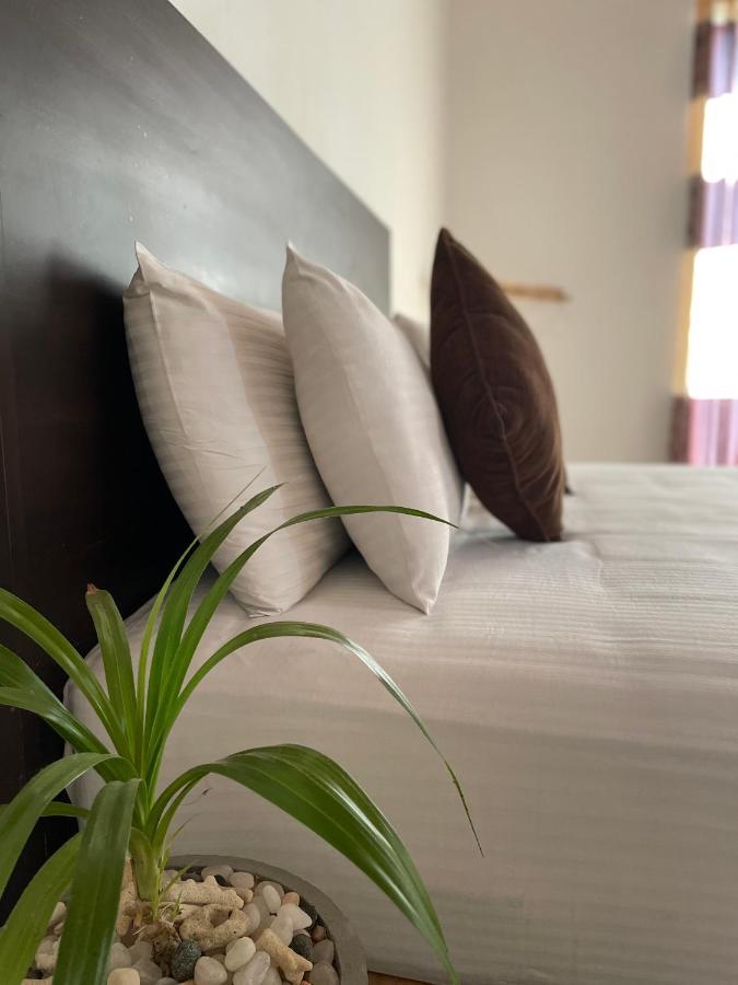 Aradhana Airport Transit Hotel Katunayaka Екстериор снимка