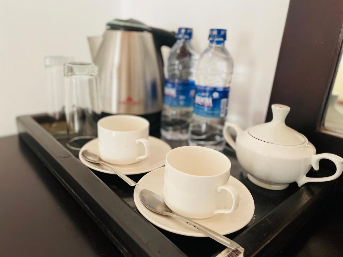 Aradhana Airport Transit Hotel Katunayaka Екстериор снимка